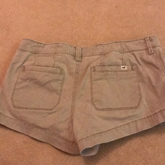 Low Rise Hollister Jean Shorts - Picture 2 of 2